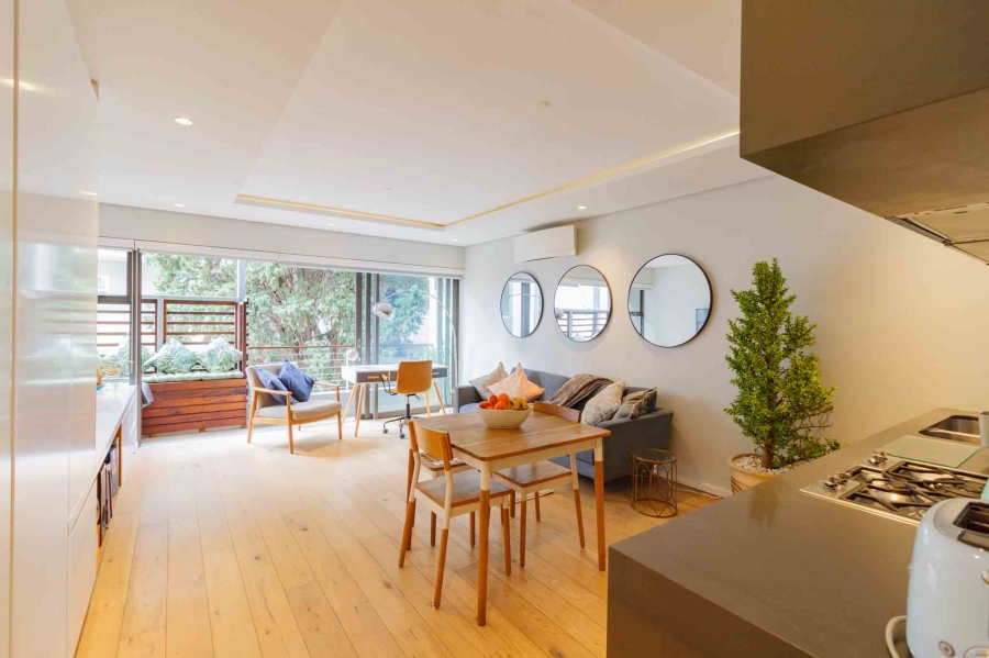 To Let 1 Bedroom Property for Rent in Sea Point Western Cape